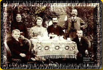 Familie Albrecht Kaphahn - links unten Walther Kaphahn
